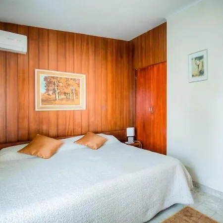Nina- Studio With Terrace And Partial Sea View مْليني